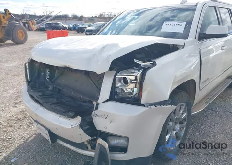 2015 GMC Yukon Xl 1500 Denali z USA, uszkodzony, nr VIN 1GKS2JKJXFR553732